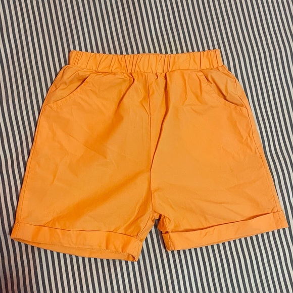 Toddler Off Shoulder Top & Shorts Set- size 120 (4T/5T) - Picture 3 of 3